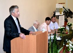 З вітальним словом виступає проректор з наукової роботи НЛТУ України, доктор біологічних наук, професор Григорій  Криницький